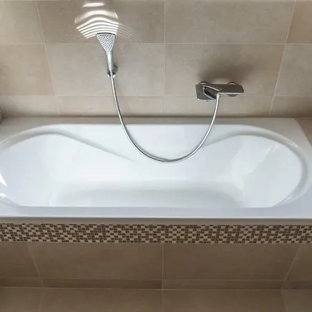 شقة Apartman De Luxe *